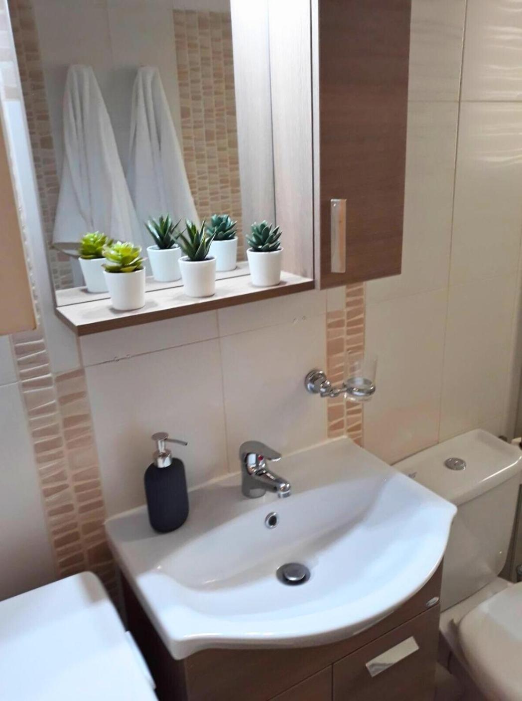 Cozy Apartment For 4 In Kolonaki, Lycabettus Athen Exterior foto